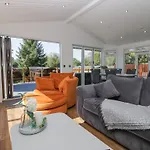 Дом отдыха Lakeland View